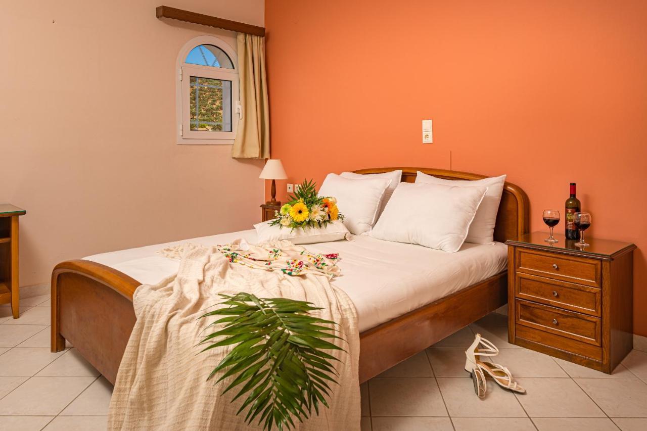טסיליבי Dinos Hotel מראה חיצוני תמונה