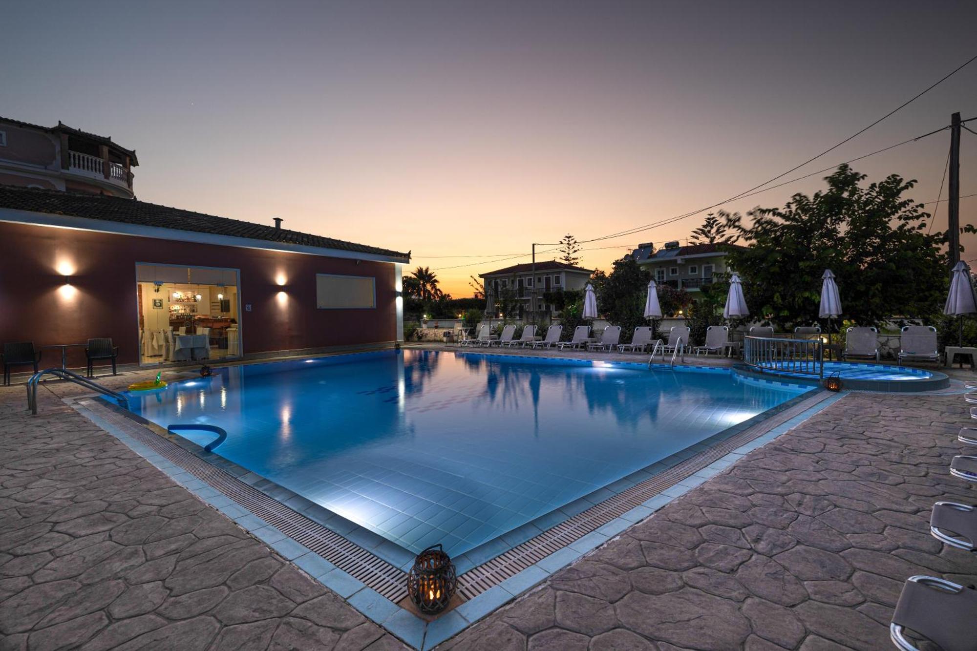 טסיליבי Dinos Hotel מראה חיצוני תמונה