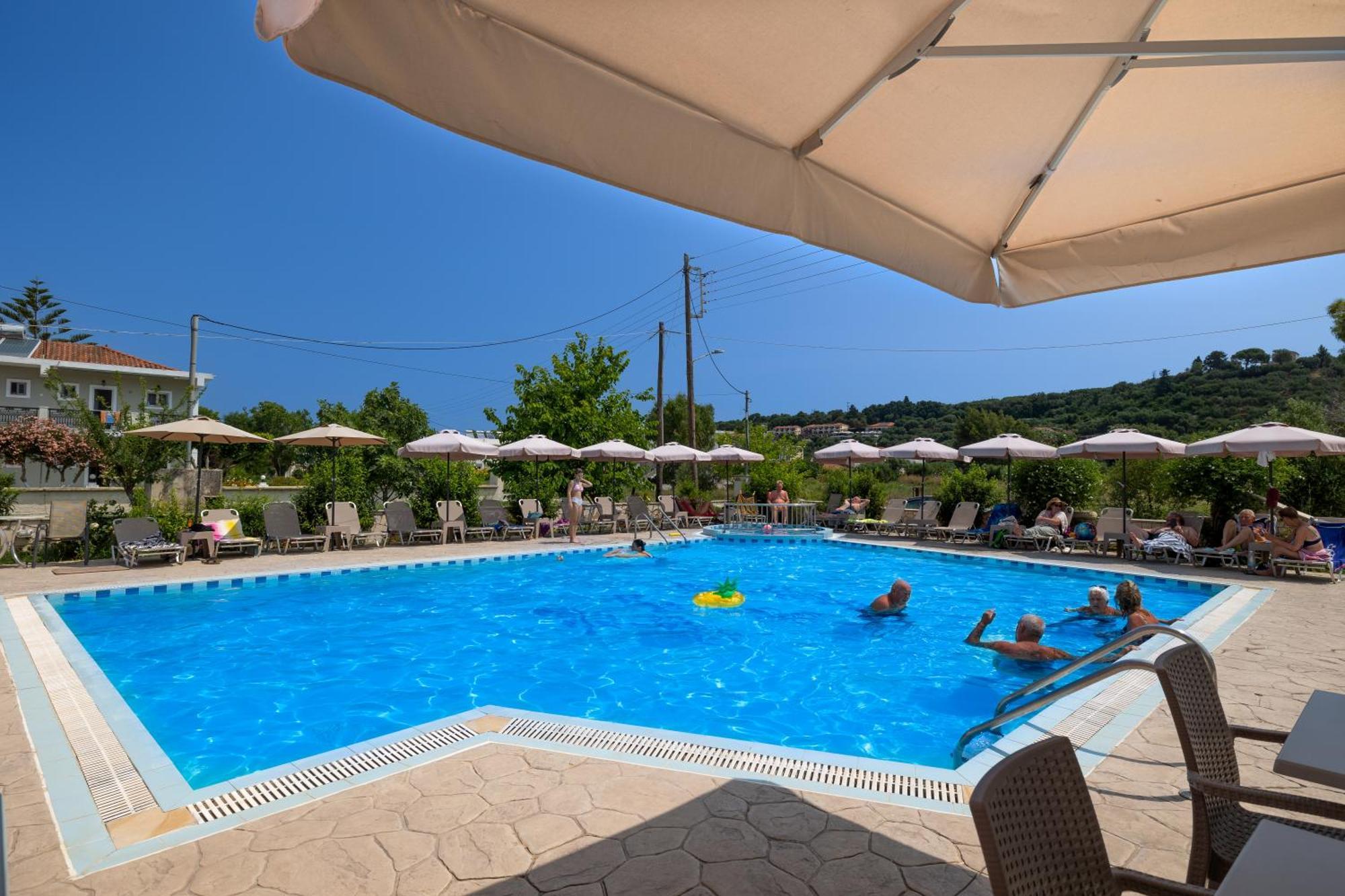 טסיליבי Dinos Hotel מראה חיצוני תמונה
