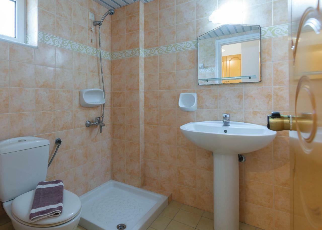 טסיליבי Dinos Hotel מראה חיצוני תמונה